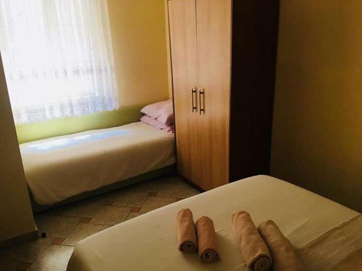 Apartmani Djura Selce Bagian luar foto