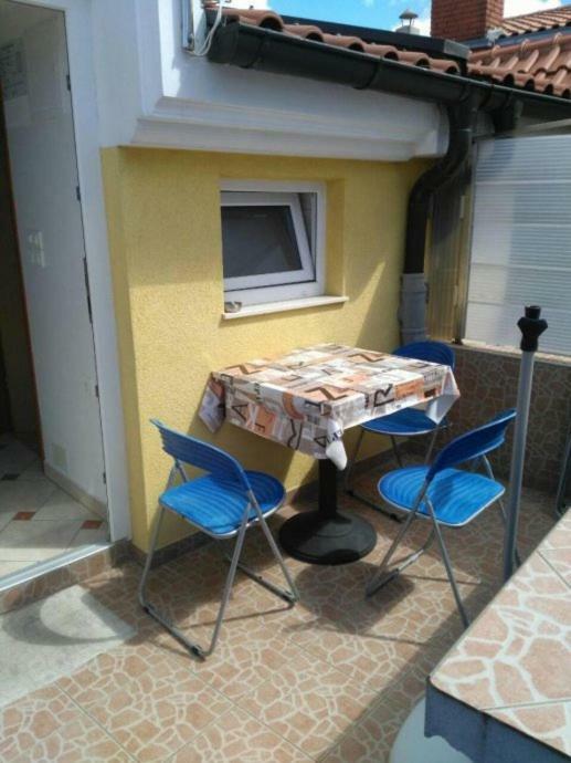 Apartmani Djura Selce Bagian luar foto