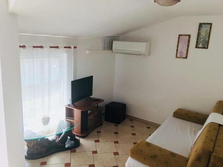 Apartmani Djura Selce Bagian luar foto